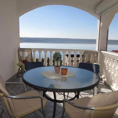 Maja-1 Apartmán Maslenica