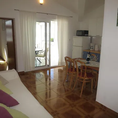 Maja-1 Apartmán Maslenica